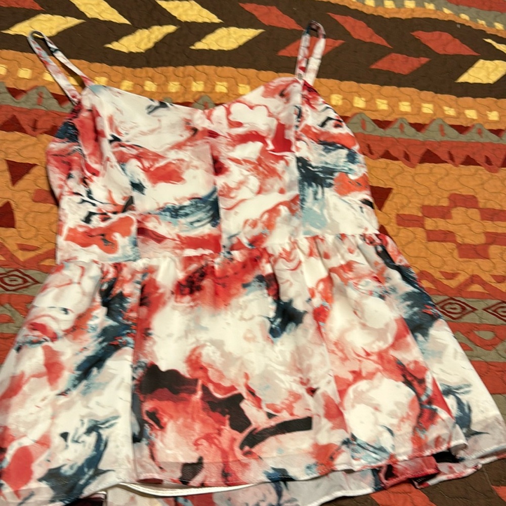 GUESS TOP